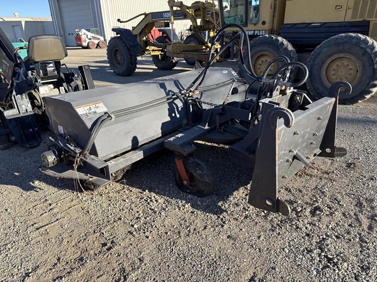 #2051-•-8'-case-sweeper-loader-attachment-image-2