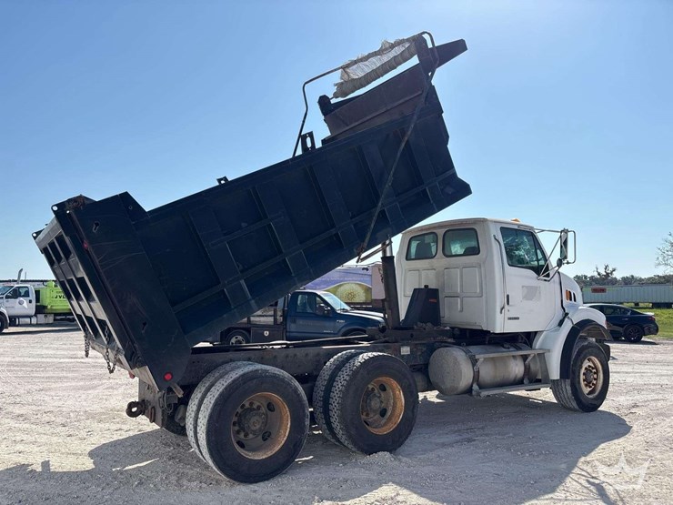 2006-sterling-l7500-image-3