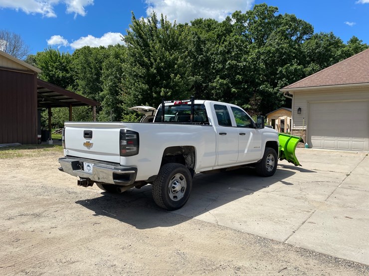 2015-chevrolet-2500-image-5