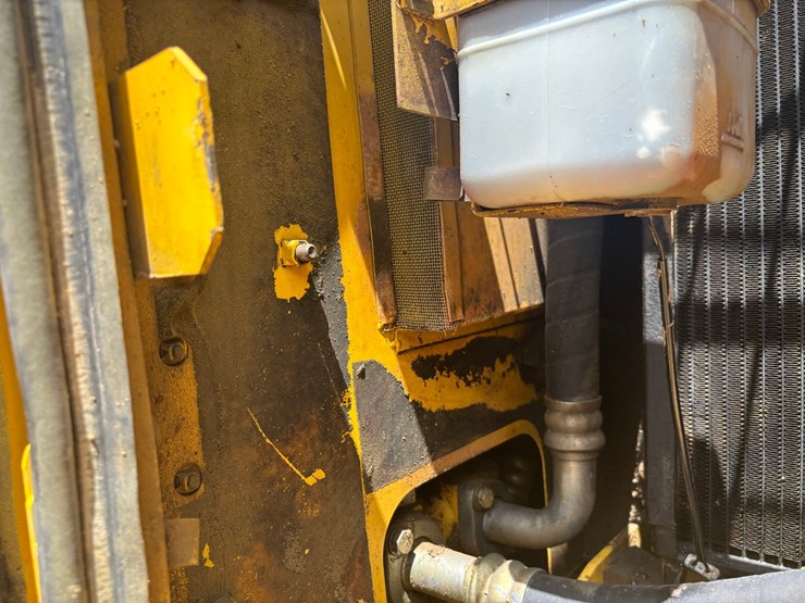 komatsu-pc200-lc-6le-image-24