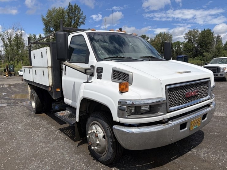 2006-gmc-c4500-flatbed-truck-image-2