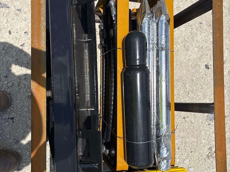 2026-agt-sshh680-hydraulic-breaker-skid-steer-attachment-image-6