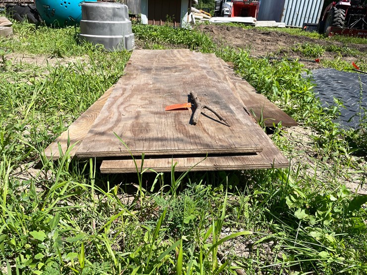 #7125-•-assorted-scrap-lumber-and-plywood-image-2