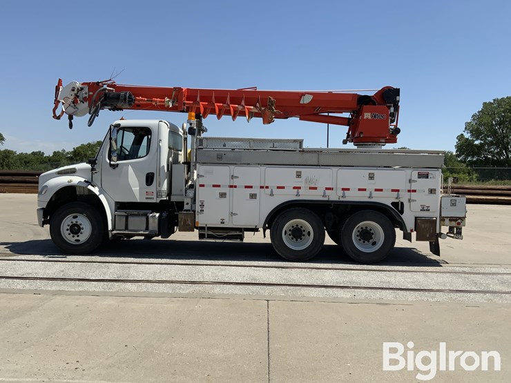 2012-freightliner-m2-106-image-8