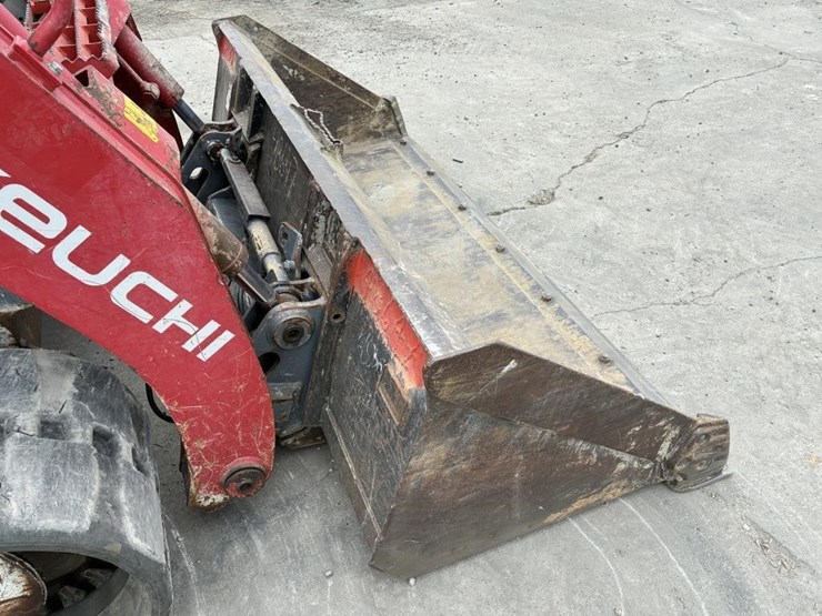 2018-takeuchi-tl12-image-9