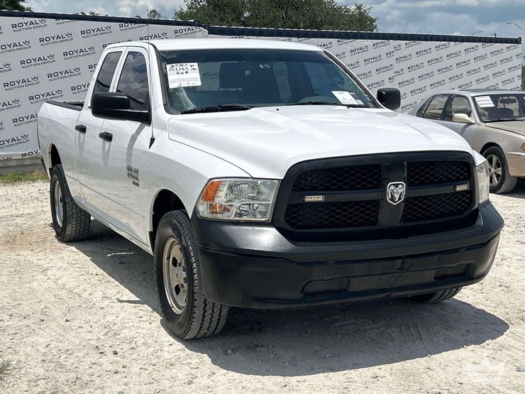 2020-ram-1500-classic-image-2