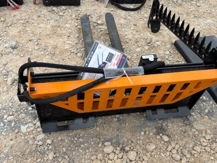 2026-wolverine-pfa-11-3300g-pallet-fork-hydraulic-adjustable-image-3