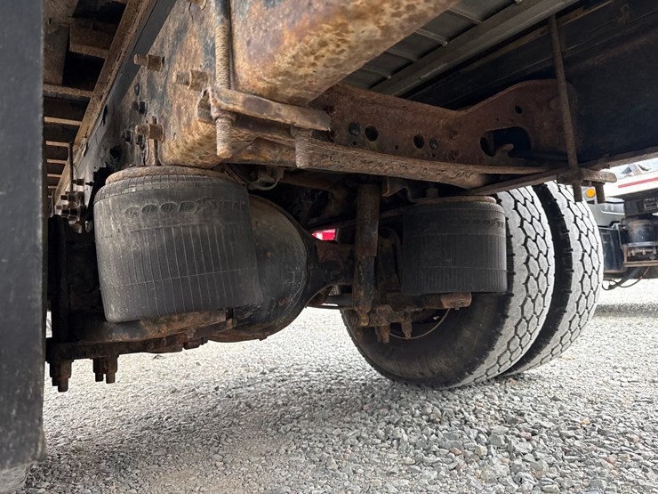 2011-international-durastar-4300-image-36