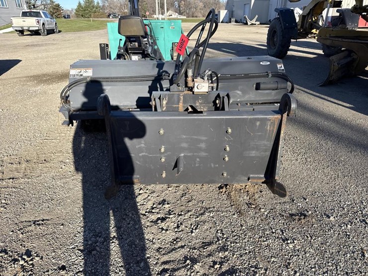#2051-•-8'-case-sweeper-loader-attachment-image-3