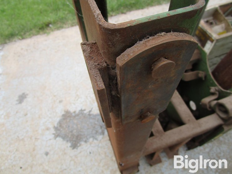 john-deere-14t-image-11