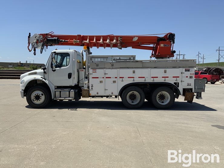 2013-freightliner-m2-106-image-8