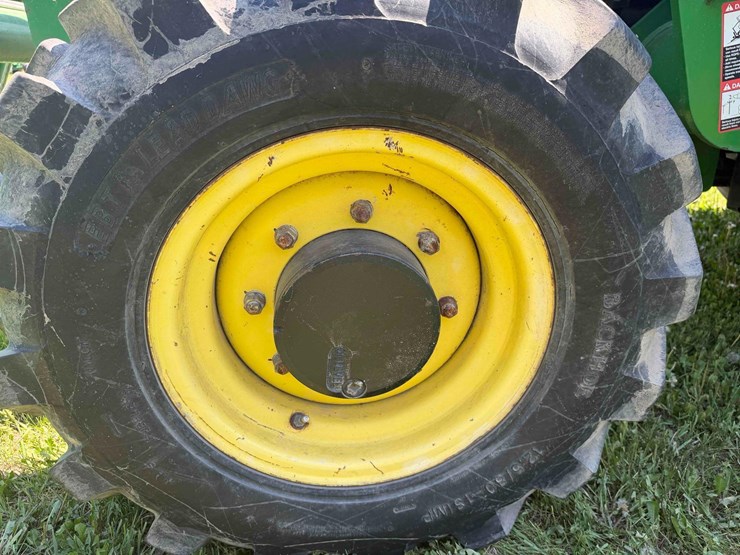 2011-john-deere-5101e-image-13