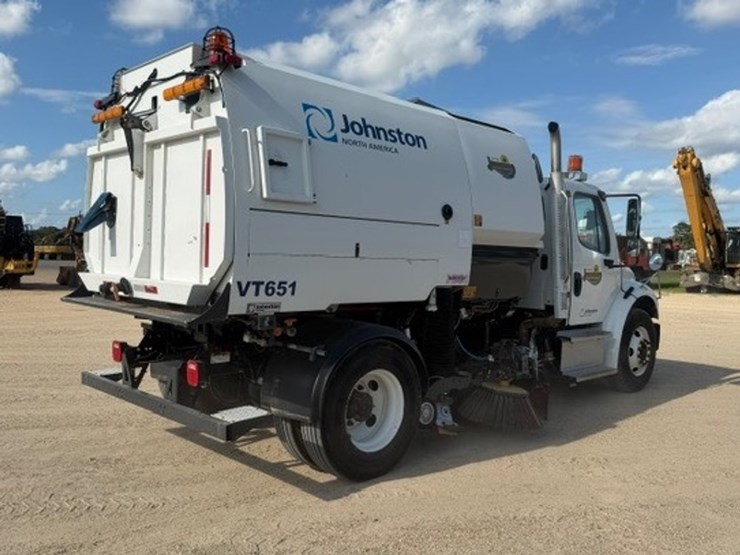 2015-john-deere-b-image-3