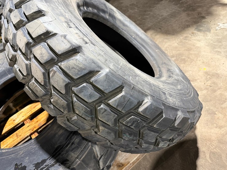 #1476-•-unused-12.00-r-20-michelin-tire-image-4