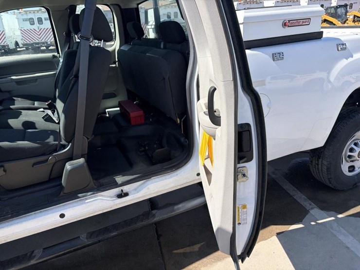 2012-gmc-sierra-2500-image-12