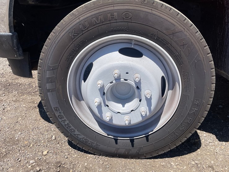 2001-ford-f550-image-15