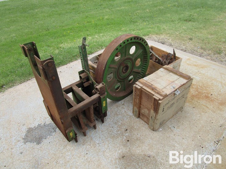 john-deere-14t-image-1