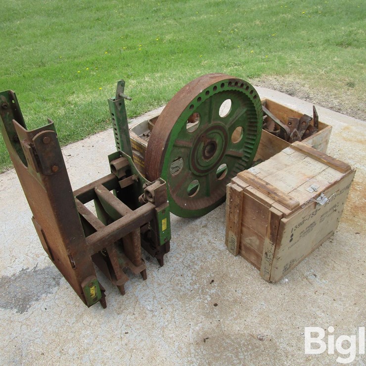 JOHN DEERE 14T