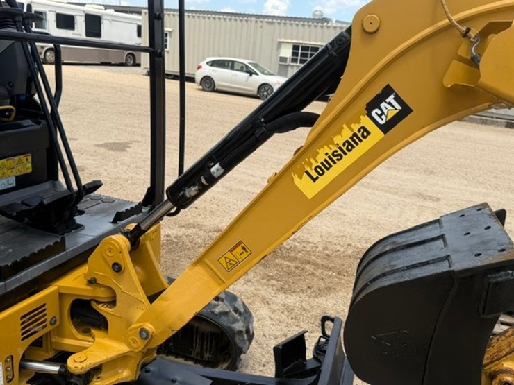 caterpillar-301.8-image-54