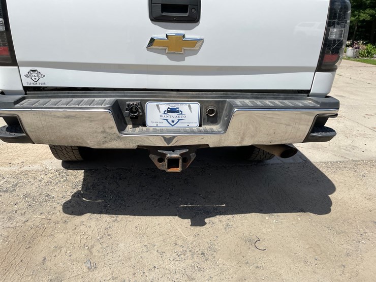 2015-chevrolet-2500-image-18