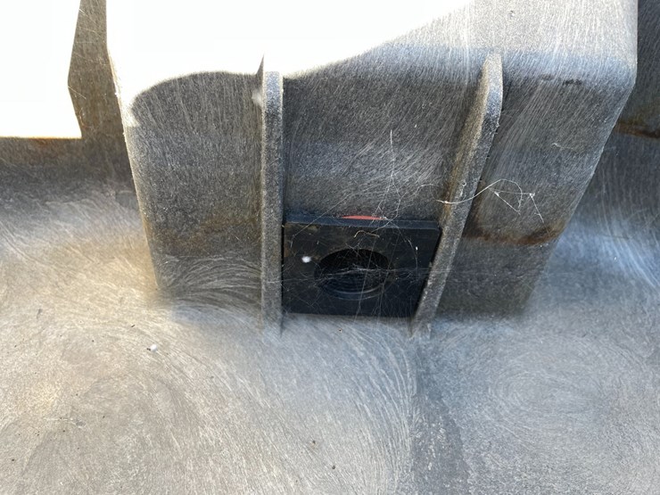 #7127-•-rubbermaid-stock-tank-image-8