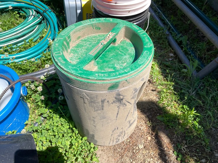 #7159-•-assorted-lawn-and-garden-items-image-8