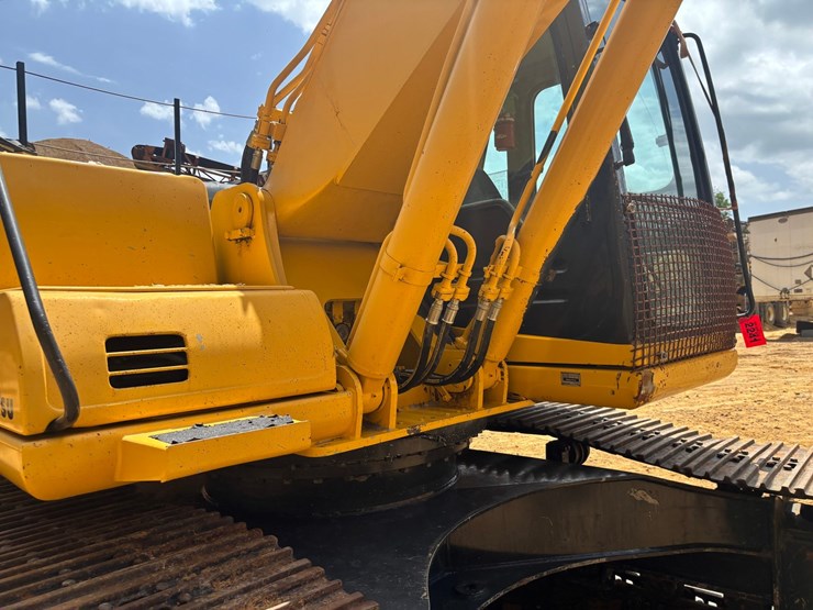 komatsu-pc200-lc-6le-image-19