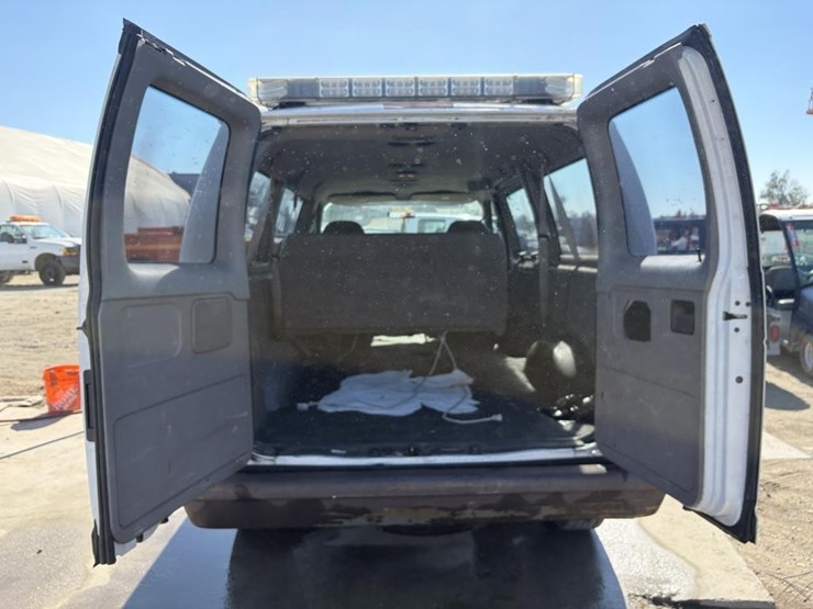 2002-ford-transit-image-13