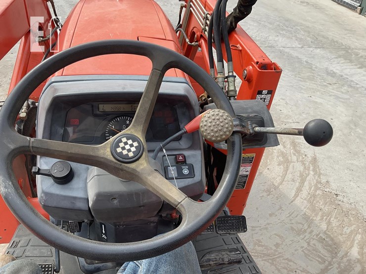 2005-kubota-l3830-image-14