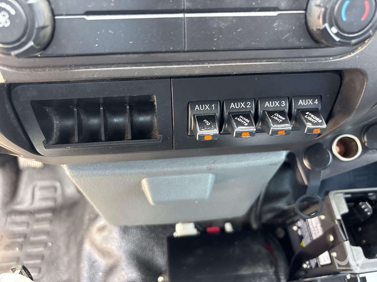 2016-ford-f550-image-14