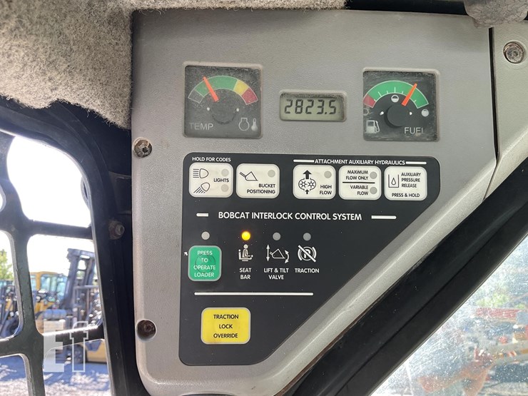 2005-bobcat-s300-image-15