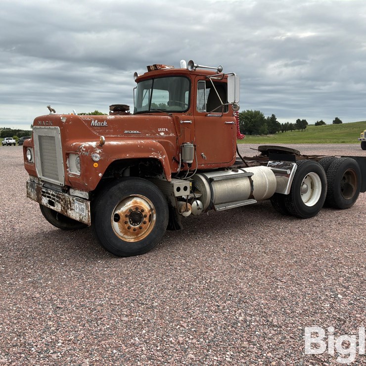 1970 MACK RS700L