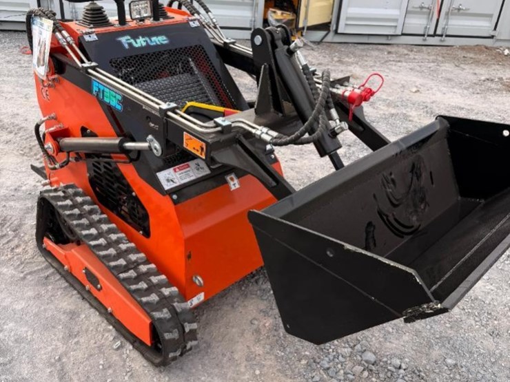 skid-steer-loader-ft36c,-electric-start,-open-operator-station-image-4