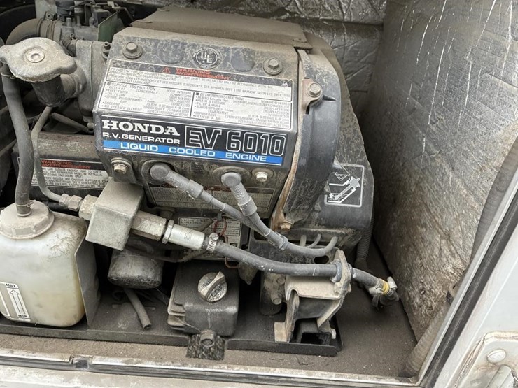 2008-workhorse-w62-image-16