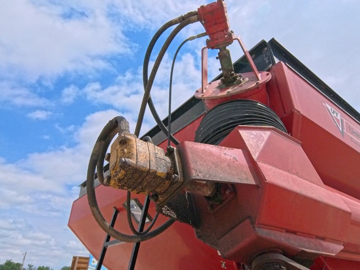 united-farm-tools-760-image-17