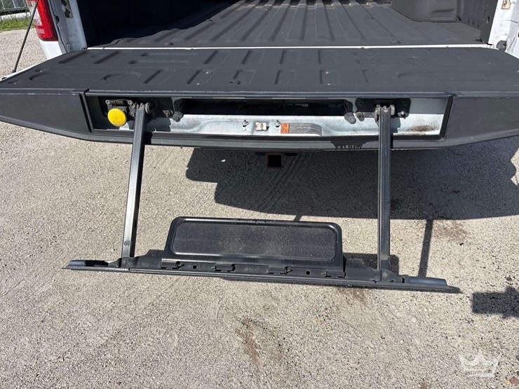 2016-ford-f150-image-21