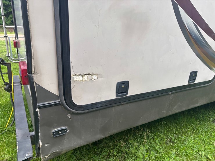#2231-•-2014-crusader-335-5th-wheel-camper-image-25