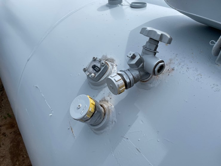 #6499-•-1000-gallon-lp-propane-tank-image-4