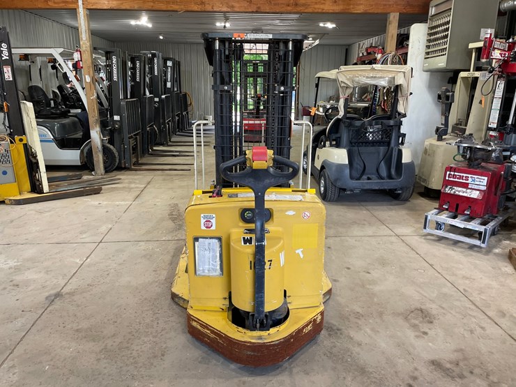 #6063-•-yale-electric-pallet-stacker-image-4
