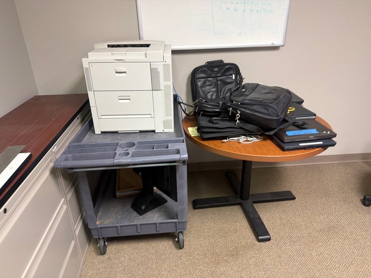 #3538-•-lot-of-office-desks-|-located-in-st.-rose,-la-image-3
