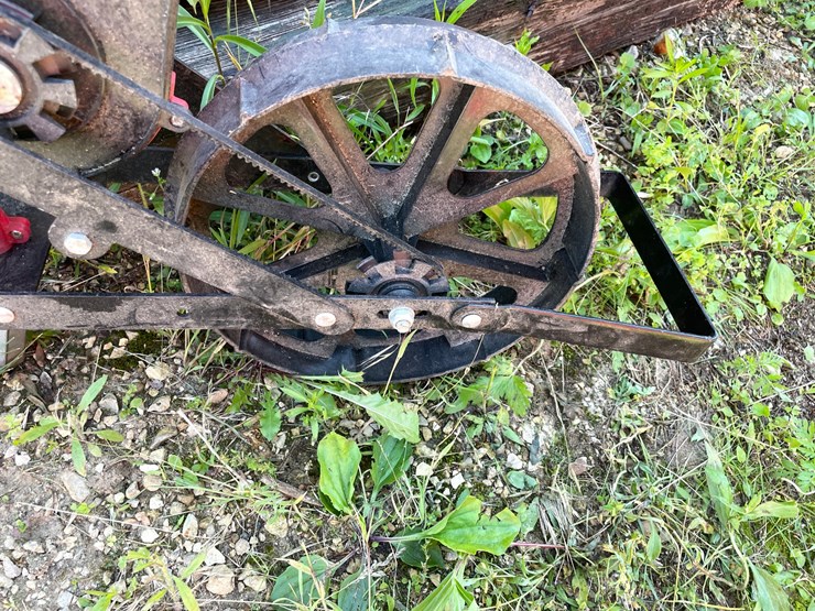 #7150-•-chapin-single-row-planter-image-6