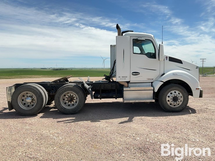 2018-kenworth-t880-image-4