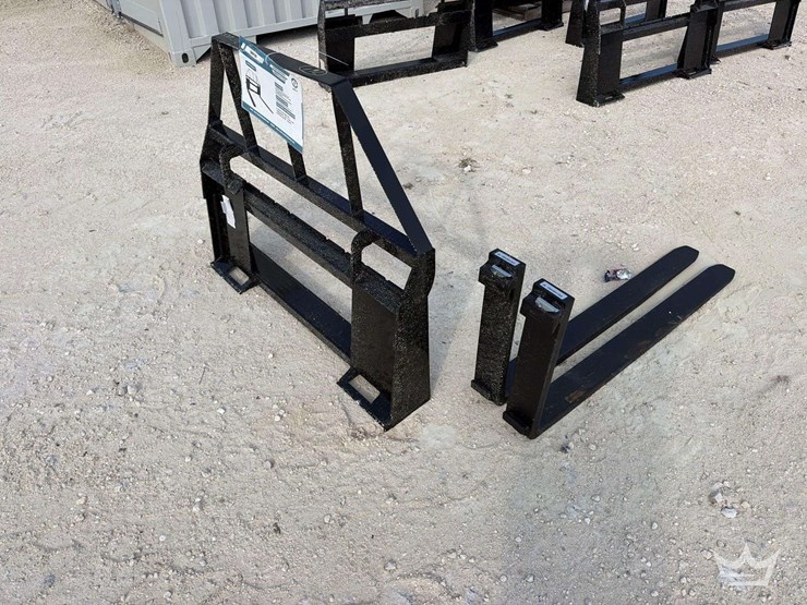 2026-agt-saii100-4,000lb.-48in.-forks-and-frame-skid-steer-attachment-image-3