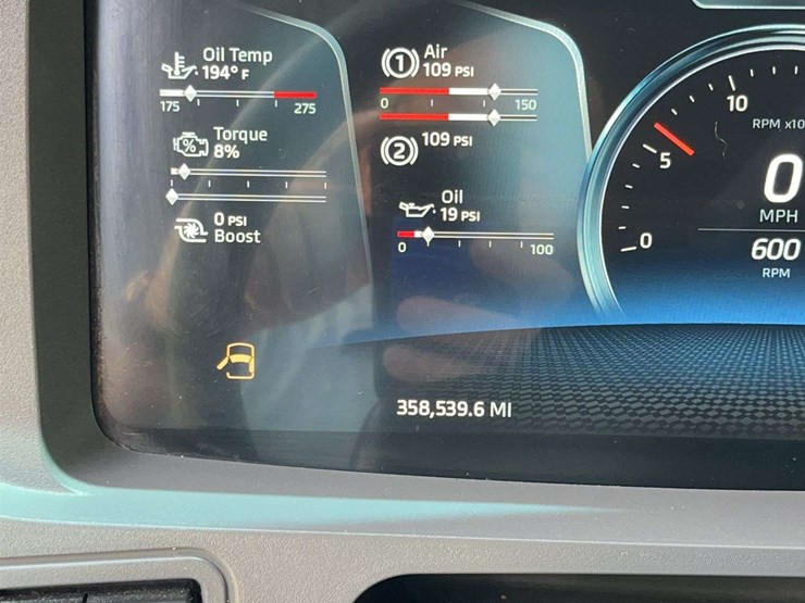 2022-kenworth-t680-image-17