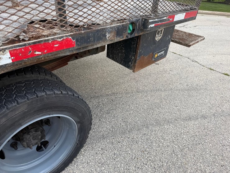#1487-•-2004-gmc-c4500-flatbed-form-truck-image-17