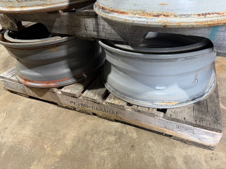 #1482-•-11r22.5-wheels-(lot-of-4)-image-2