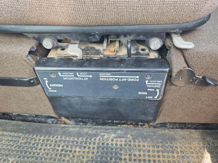 john-deere-4755-image-30