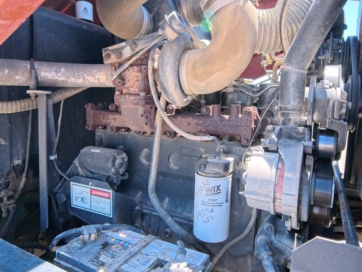 hesston-8550s-image-70