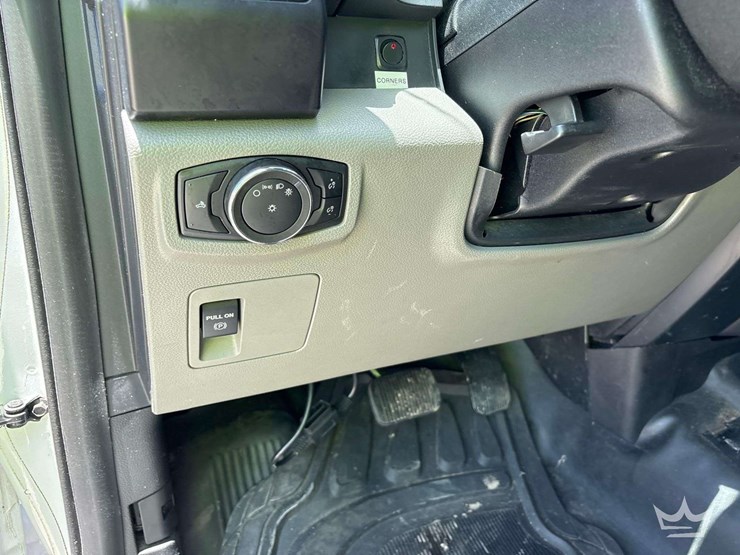 2017-ford-f150-image-21