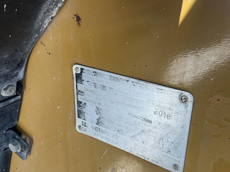 2016-caterpillar-th255c-image-16